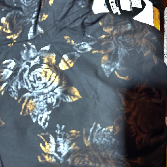 Night out shirt Rose on black - Picture 7 of 11